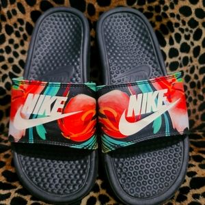 COPY - Nike slides floral